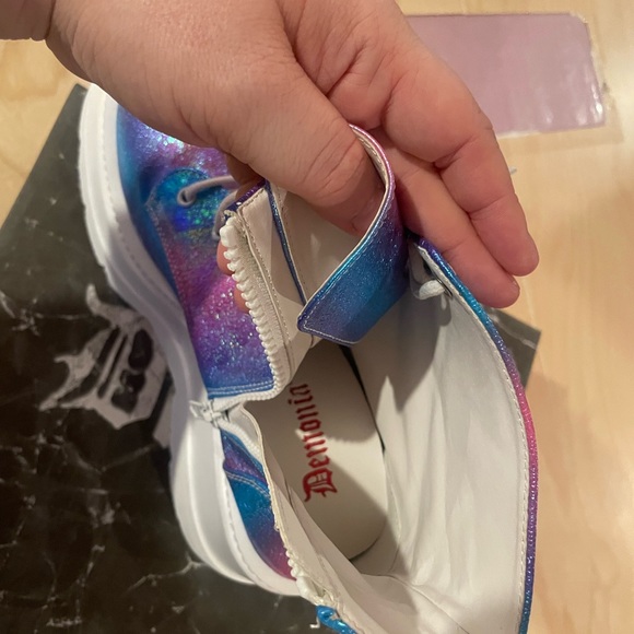 Demonia Shaker-52 iridescent purple size 9 - Picture 3 of 3